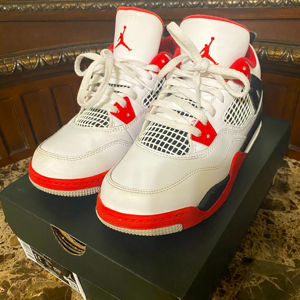 Jordan 4 Retro Boys Size 1.5 Youth